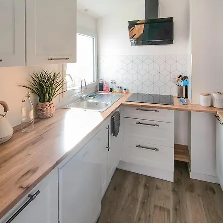 2 Bedroom Stunning In La Presqu'